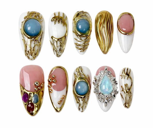 Gia – Gilded Goddess Press On Nails Gold Chrome